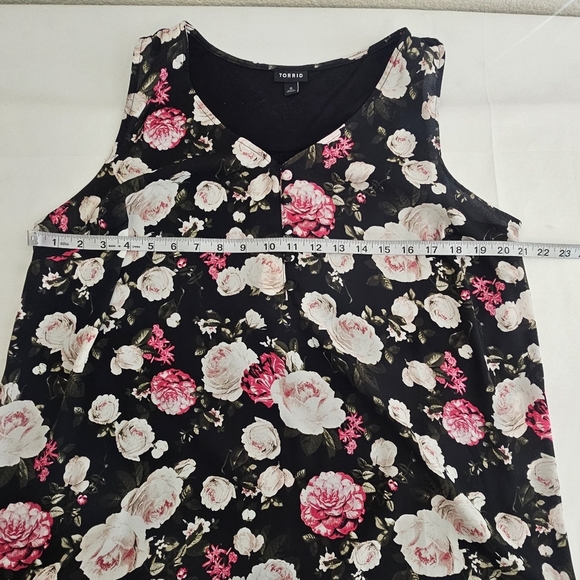 Torrid Floral Georgette Tank Top Black Pink Roses Sleeveless Plus Size 0X - Picture 8 of 11